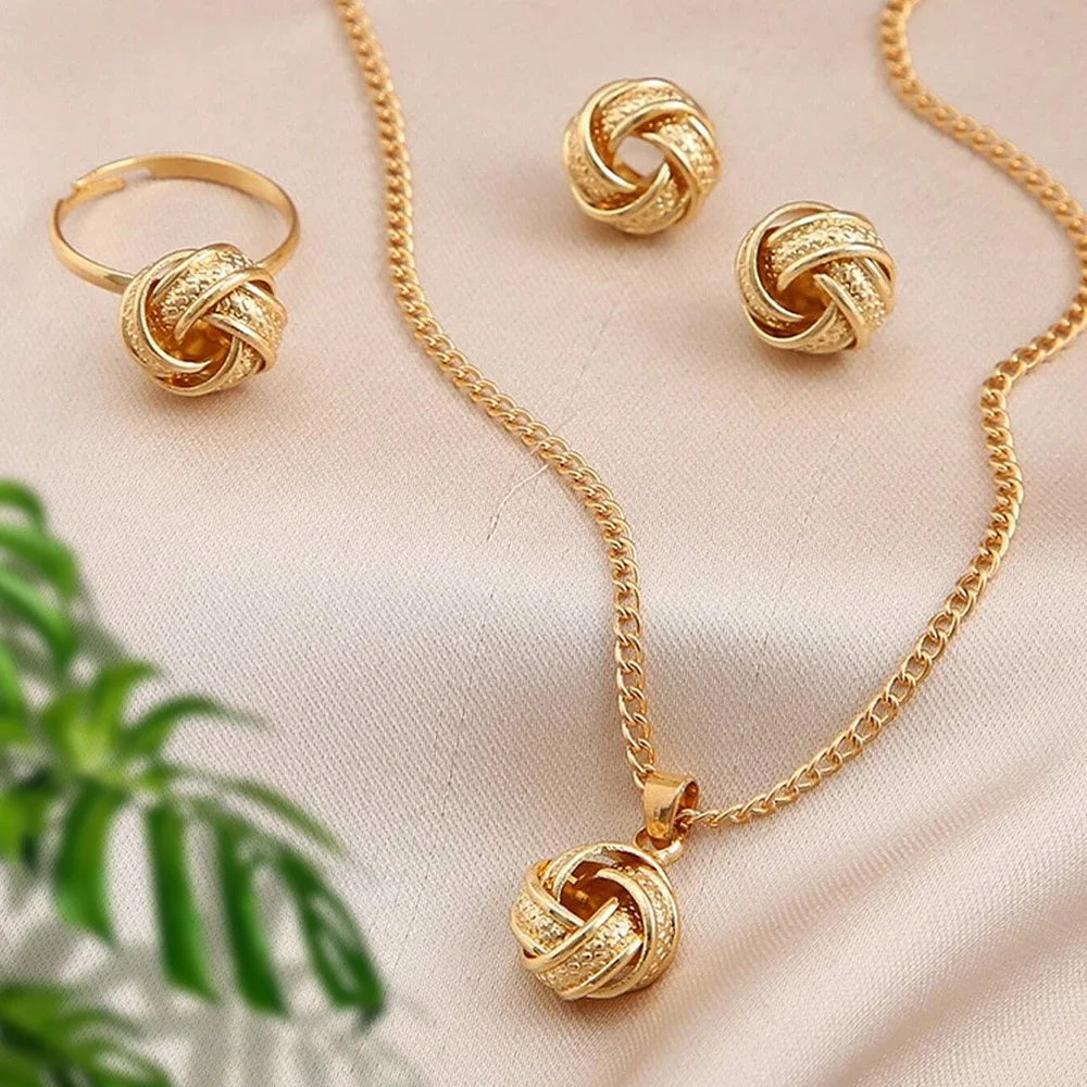 New Fashion Metal Jewelry Three-dimensional Ring Earring Necklace Three Piece Set Creative Design Sense Set Jewelry Ожерелье