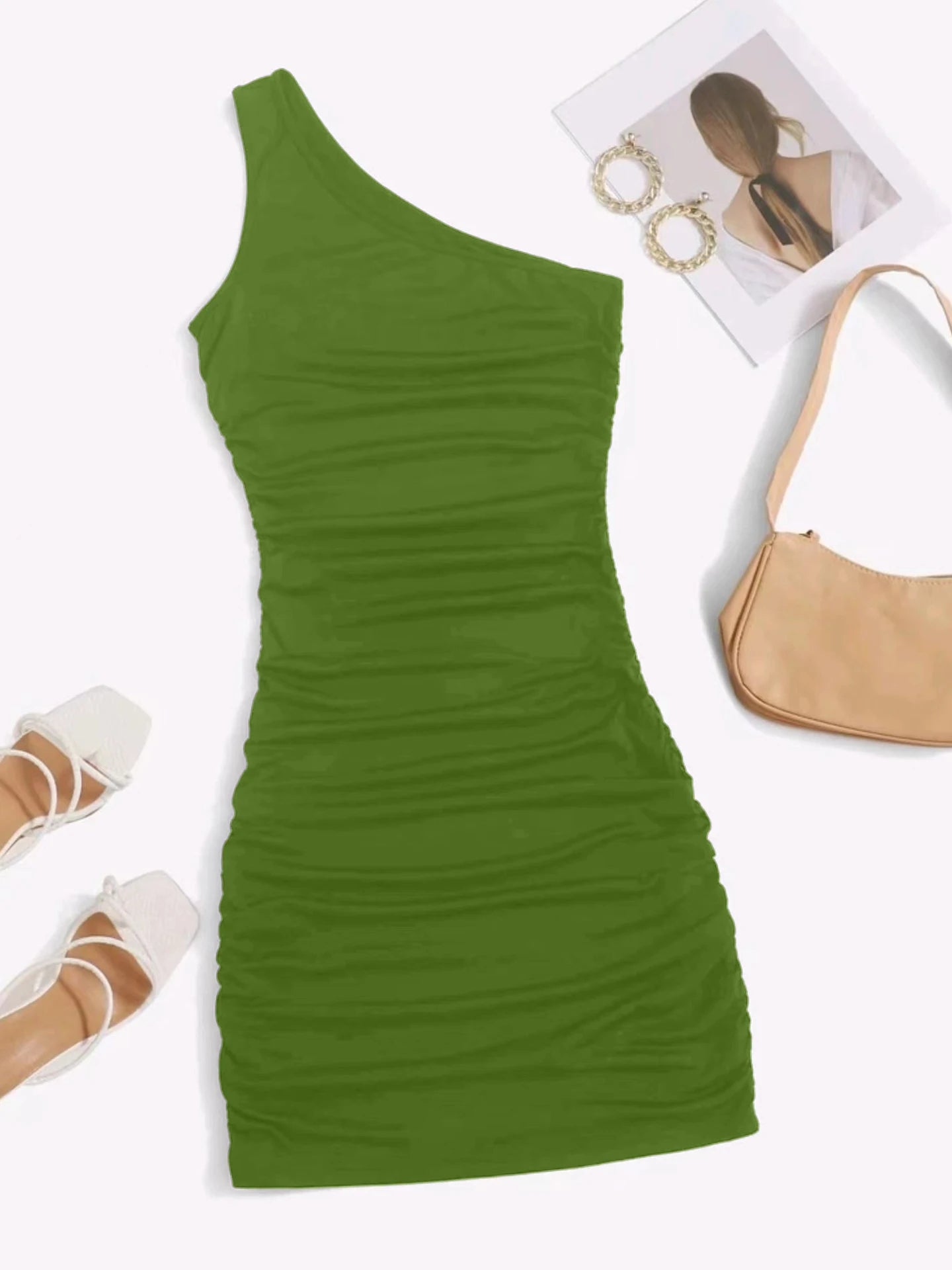 One-shoulder pleated slim dress