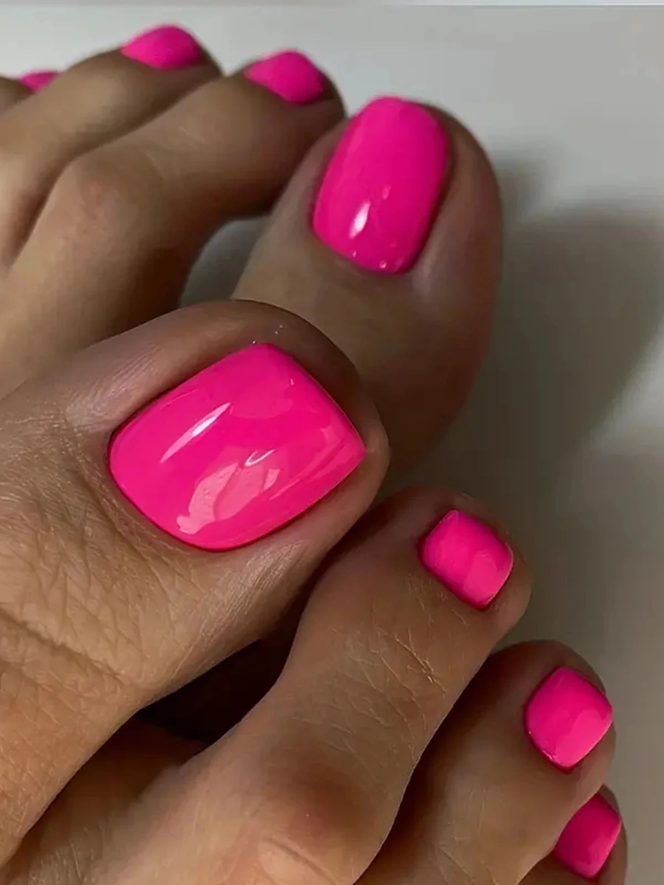 24PCS Short Square Pink Toe Press-ons