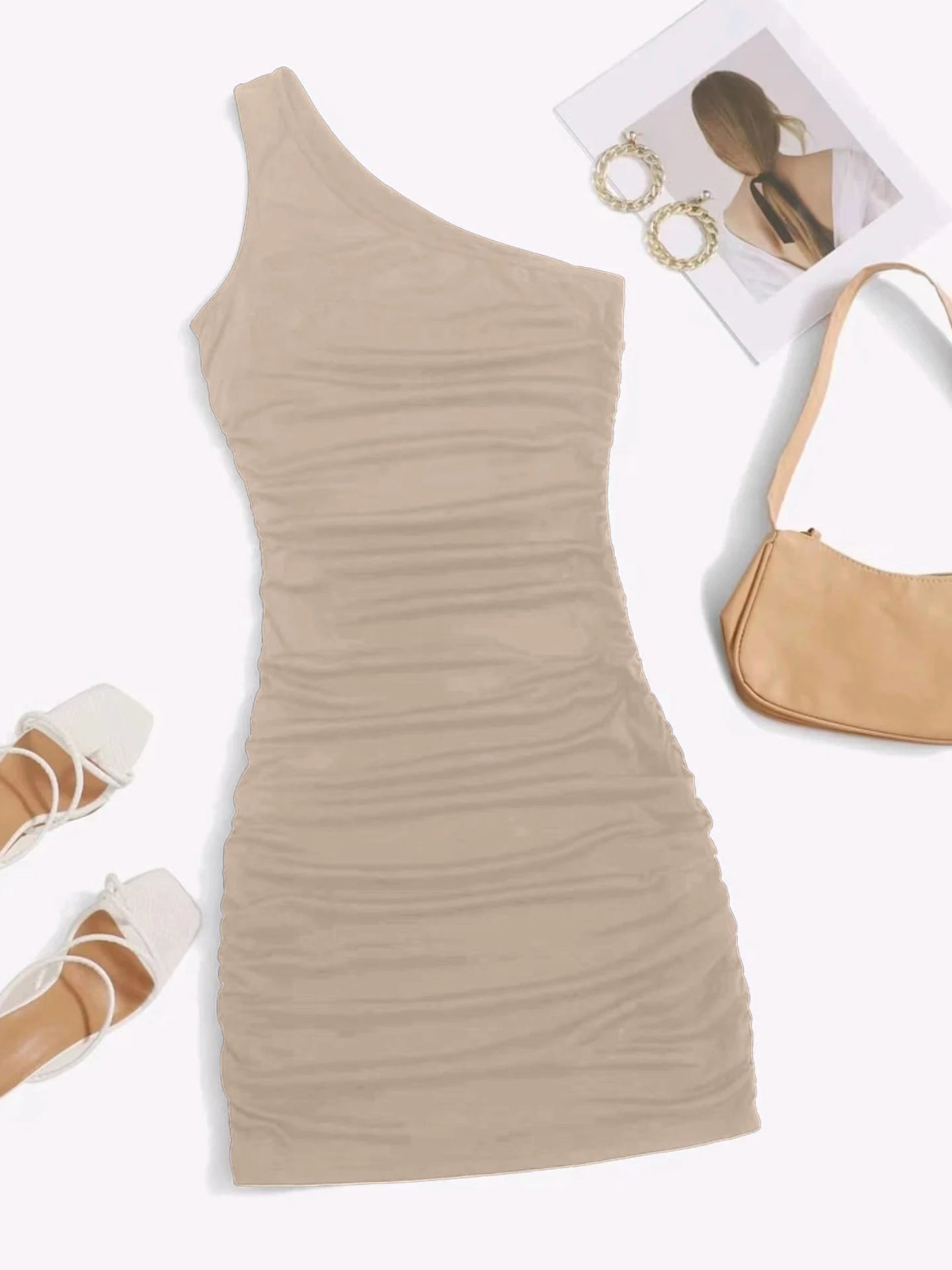 One-shoulder pleated slim dress