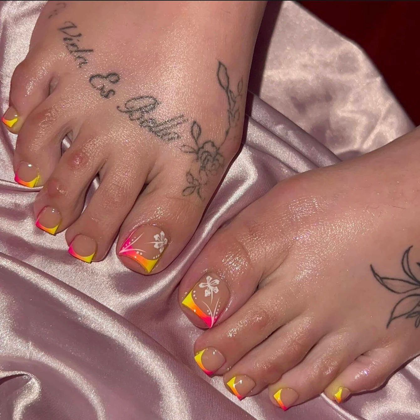 24PCS Short Square Pink Toe Press-ons