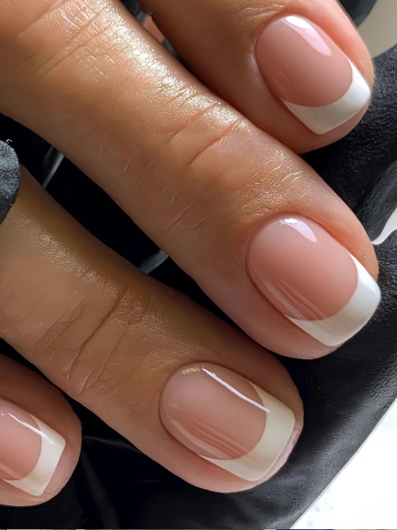 ARTAUG 24PCS Medium White Square Press On Nails