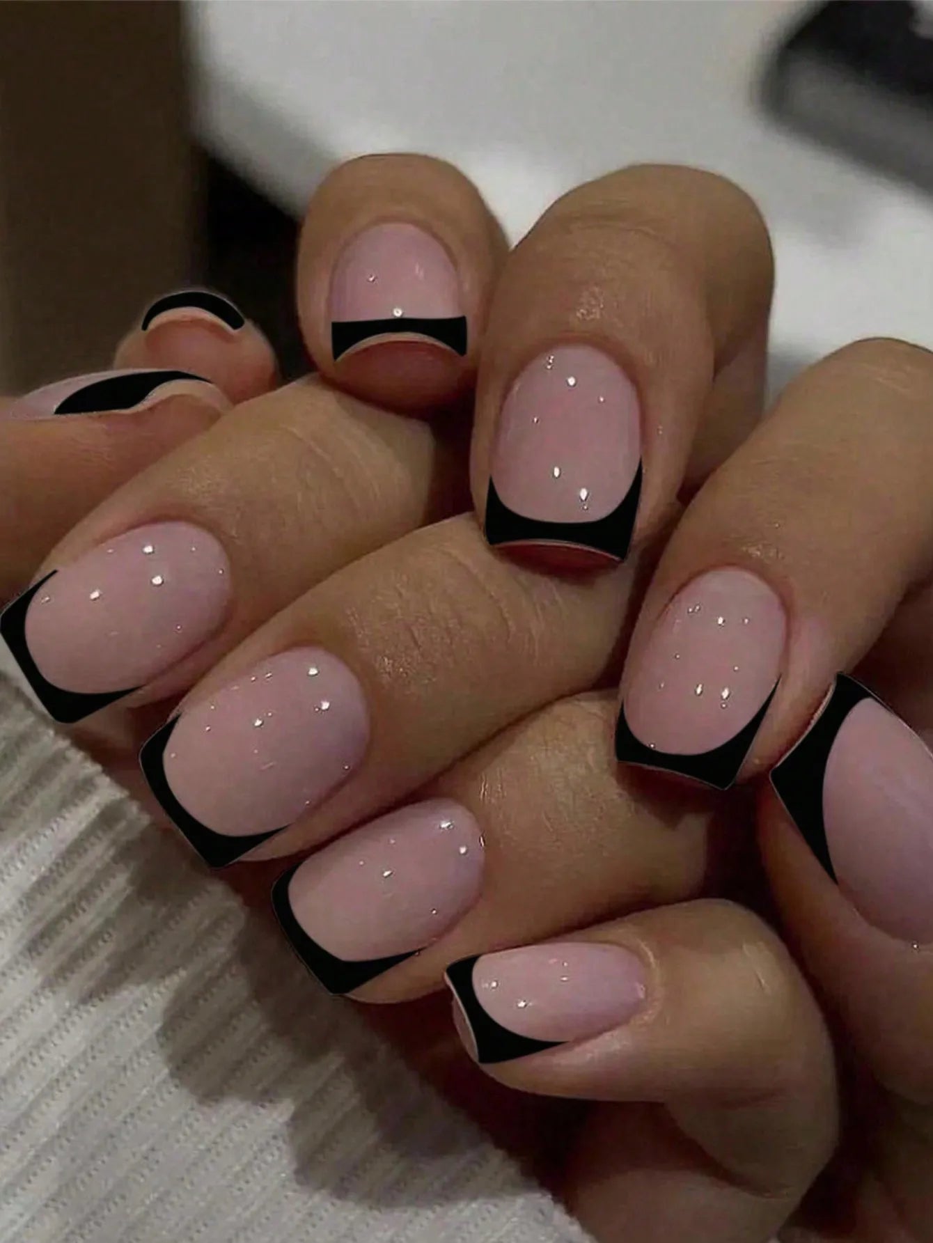 ARTAUG 24PCS Medium White Square Press On Nails