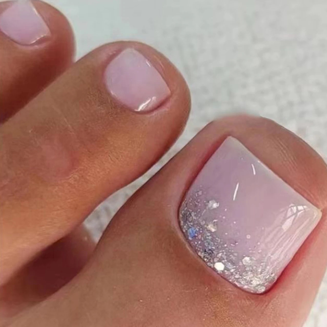 24PCS Short Square Pink Toe Press-ons